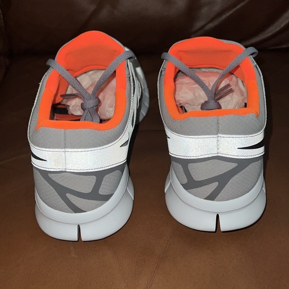 Men’s Nike Free Run+ Shield Gray/Orange Size 12 Dead Stock - Picture 11 of 13